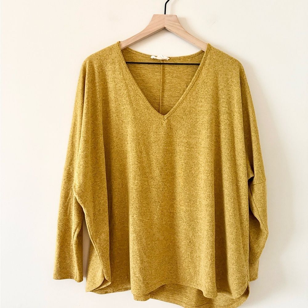 Before You Dolman Sleeve Vneck Lightweight Sweater in Mustard Size L